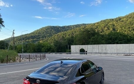 Toyota Camry, 2021 год, 3 150 000 рублей, 2 фотография