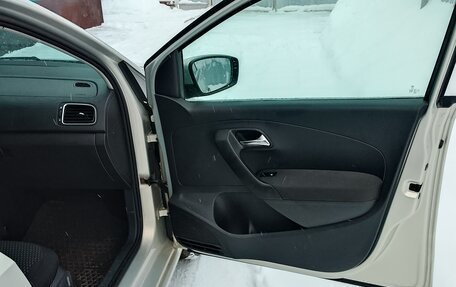 Volkswagen Polo VI (EU Market), 2012 год, 850 000 рублей, 4 фотография
