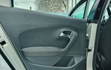 Volkswagen Polo VI (EU Market), 2012 год, 850 000 рублей, 12 фотография
