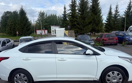 Hyundai Solaris II рестайлинг, 2018 год, 630 000 рублей, 3 фотография