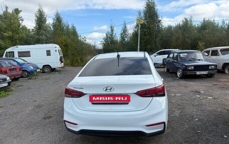 Hyundai Solaris II рестайлинг, 2018 год, 630 000 рублей, 2 фотография
