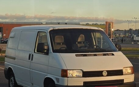 Volkswagen Transporter T4, 2001 год, 645 000 рублей, 1 фотография