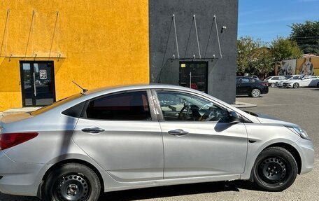 Hyundai Solaris II рестайлинг, 2011 год, 800 000 рублей, 8 фотография