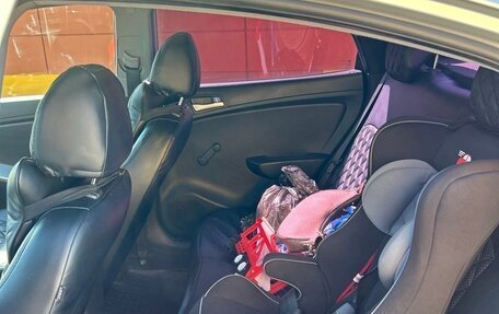 Hyundai Solaris II рестайлинг, 2011 год, 800 000 рублей, 12 фотография
