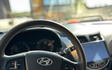 Hyundai Solaris II рестайлинг, 2011 год, 800 000 рублей, 14 фотография