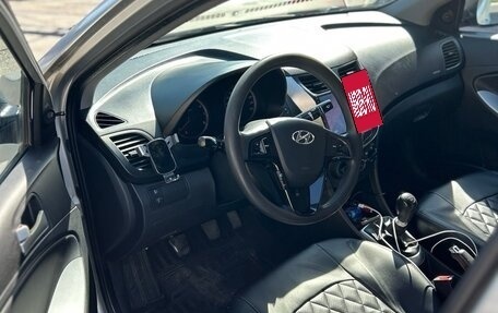 Hyundai Solaris II рестайлинг, 2011 год, 800 000 рублей, 11 фотография
