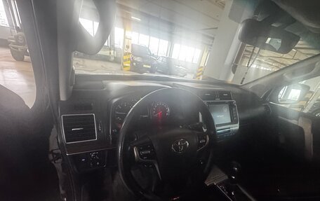 Toyota Land Cruiser Prado 150 рестайлинг 2, 2019 год, 4 300 000 рублей, 2 фотография