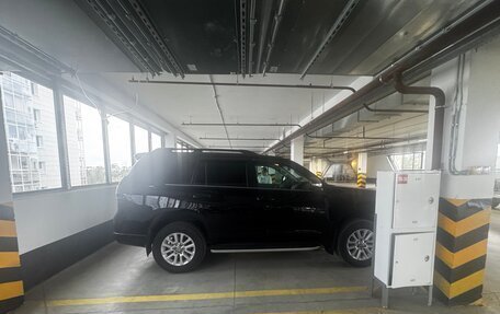 Toyota Land Cruiser Prado 150 рестайлинг 2, 2019 год, 4 300 000 рублей, 5 фотография