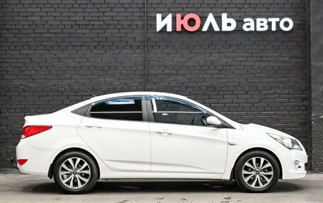 Hyundai Solaris II рестайлинг, 2015 год, 1 000 000 рублей, 9 фотография