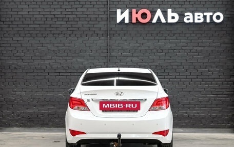 Hyundai Solaris II рестайлинг, 2015 год, 1 000 000 рублей, 5 фотография