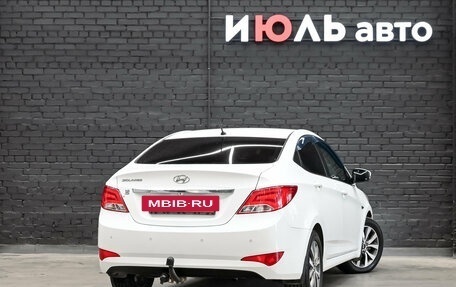 Hyundai Solaris II рестайлинг, 2015 год, 1 000 000 рублей, 4 фотография