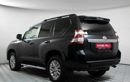 Toyota Land Cruiser Prado 150 рестайлинг 2, 2014 год, 3 697 000 рублей, 7 фотография