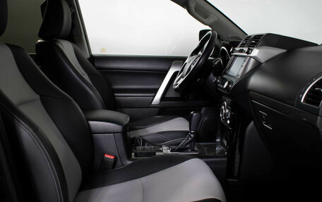 Toyota Land Cruiser Prado 150 рестайлинг 2, 2014 год, 3 697 000 рублей, 12 фотография