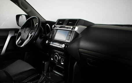 Toyota Land Cruiser Prado 150 рестайлинг 2, 2014 год, 3 697 000 рублей, 10 фотография