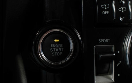 Toyota Land Cruiser Prado 150 рестайлинг 2, 2014 год, 3 697 000 рублей, 25 фотография