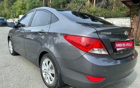 Hyundai Solaris II рестайлинг, 2011 год, 960 000 рублей, 3 фотография