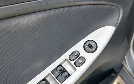 Hyundai Solaris II рестайлинг, 2011 год, 960 000 рублей, 16 фотография