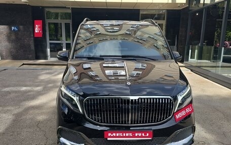 Mercedes-Benz V-Класс, 2020 год, 6 290 000 рублей, 5 фотография