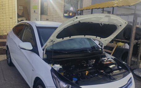 Hyundai Solaris II рестайлинг, 2015 год, 1 050 000 рублей, 6 фотография
