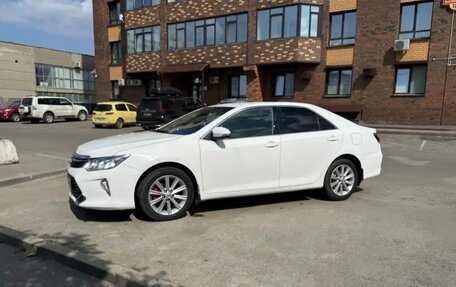 Toyota Camry, 2015 год, 1 850 000 рублей, 6 фотография