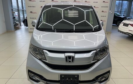 Honda Stepwgn IV, 2016 год, 1 910 000 рублей, 3 фотография