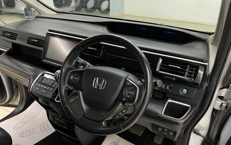 Honda Stepwgn IV, 2016 год, 1 910 000 рублей, 14 фотография