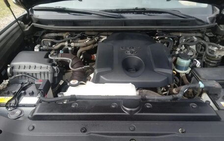 Toyota Land Cruiser Prado 150 рестайлинг 2, 2020 год, 6 250 000 рублей, 4 фотография