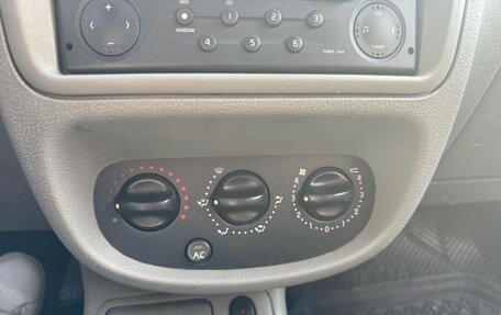 Renault Symbol I, 2004 год, 230 000 рублей, 10 фотография