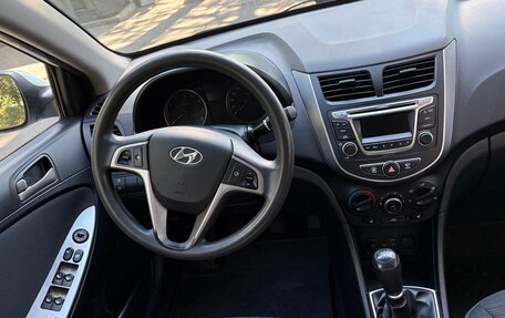 Hyundai Solaris II рестайлинг, 2016 год, 740 000 рублей, 13 фотография