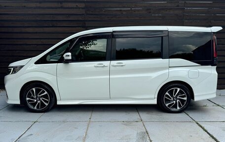 Honda Stepwgn IV, 2021 год, 2 050 000 рублей, 2 фотография