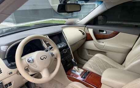 Infiniti QX70, 2015 год, 3 300 000 рублей, 8 фотография