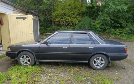 Toyota Camry, 1989 год, 250 000 рублей, 1 фотография