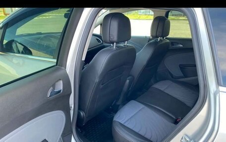 Opel Astra J, 2013 год, 850 000 рублей, 14 фотография