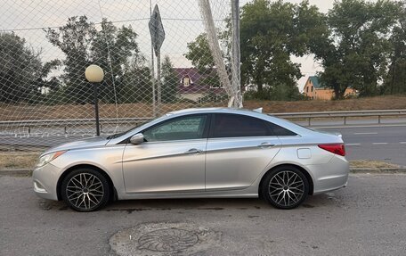 Hyundai Sonata VI, 2011 год, 790 000 рублей, 4 фотография