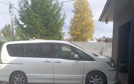 Nissan Serena IV, 2011 год, 1 150 000 рублей, 2 фотография