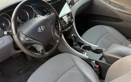 Hyundai Sonata VI, 2011 год, 790 000 рублей, 10 фотография
