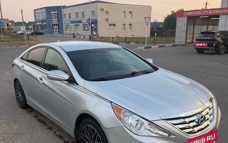 Hyundai Sonata VI, 2011 год, 790 000 рублей, 2 фотография