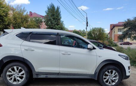 Hyundai Tucson III, 2019 год, 2 700 000 рублей, 2 фотография