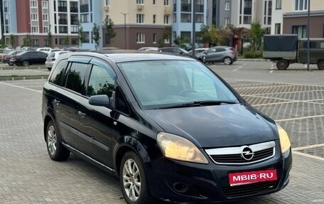Opel Zafira B, 2006 год, 380 000 рублей, 1 фотография