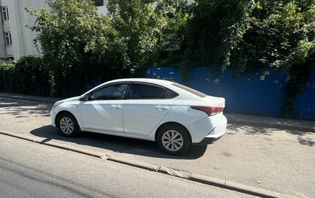 Hyundai Solaris II рестайлинг, 2020 год, 1 200 000 рублей, 2 фотография