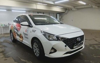 Hyundai Solaris II рестайлинг, 2021 год, 900 000 рублей, 1 фотография