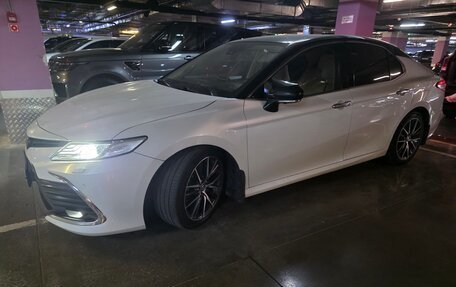 Toyota Camry, 2021 год, 3 555 000 рублей, 2 фотография