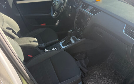 Skoda Octavia, 2017 год, 1 650 000 рублей, 8 фотография