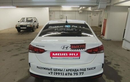 Hyundai Solaris II рестайлинг, 2021 год, 900 000 рублей, 4 фотография
