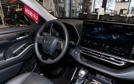 Toyota Highlander, 2026 год, 5 690 000 рублей, 21 фотография