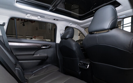 Toyota Highlander, 2026 год, 5 690 000 рублей, 28 фотография