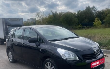 Toyota Verso I, 2011 год, 1 099 999 рублей, 3 фотография