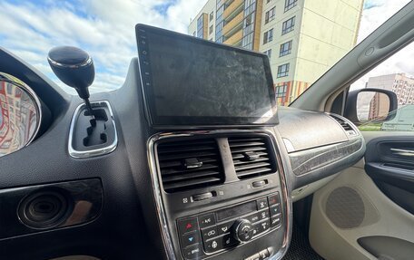 Dodge Caravan V, 2011 год, 1 000 000 рублей, 13 фотография