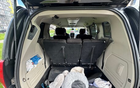 Dodge Caravan V, 2011 год, 1 000 000 рублей, 23 фотография