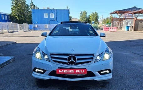 Mercedes-Benz E-Класс, 2011 год, 1 300 000 рублей, 3 фотография